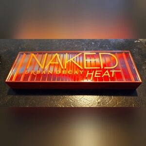 Urban Decay Naked Heat Eyeshadow Palette